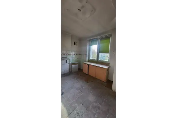 Nowy Sącz, Przydworcowe, Lokal z balkonem-do remontu 42m2